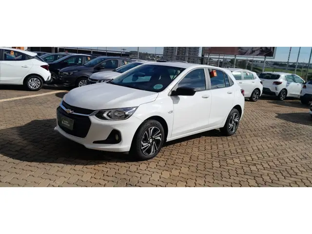 Carro Chevrolet Onix Plus 2025 LT 1.0