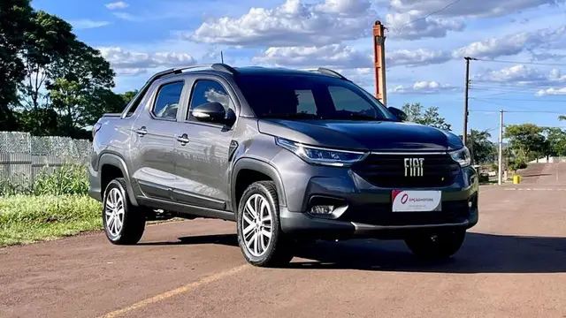 Carro Fiat Strada 2023 Volcano 1.3 8V CD AT