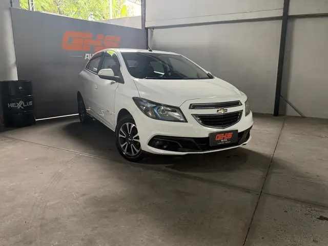 Carro Chevrolet Onix 2015 1.4 LTZ SPE/4 (Aut)