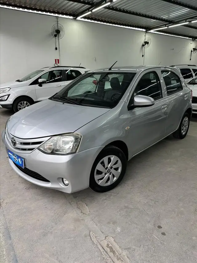 Carro Toyota Etios 2015 X 1.3 (Flex)