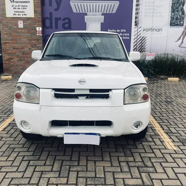 Carro Nissan Frontier 2005 XE 4x4 2.8 (cab. dupla)
