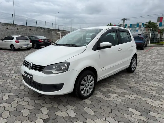 Carro Volkswagen Fox 2013 1.0 VHT (Flex) 4p