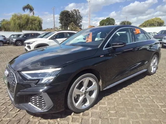 Carro Audi A3 2024 S-Line 2.0 TFSI S-Tron.(Híb.)