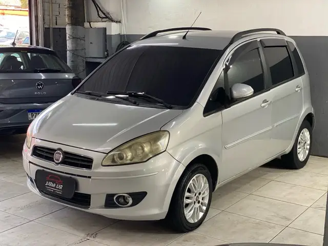 Carro Fiat Idea 2011 Attractive 1.4 8V (Flex)