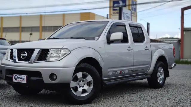 Carro Nissan Frontier 2012 Strike 2.5 4X2