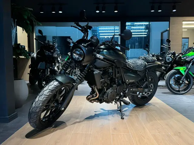 Moto Kawasaki Eliminator 500 2025 SE