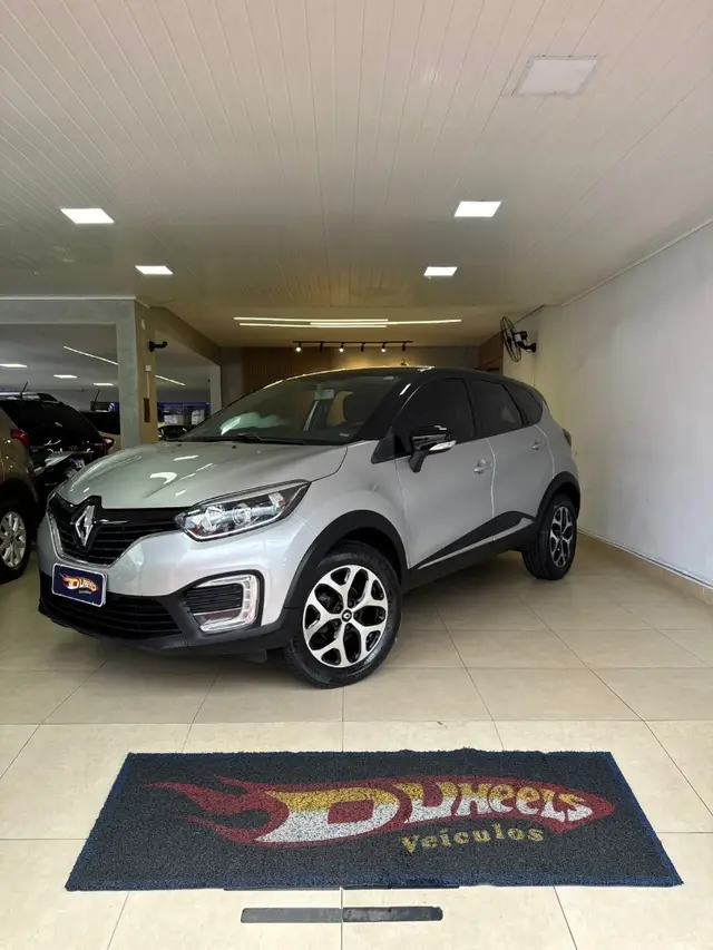 Carro Renault Captur 2018 Life 1.6 16v SCe CVT (Flex)