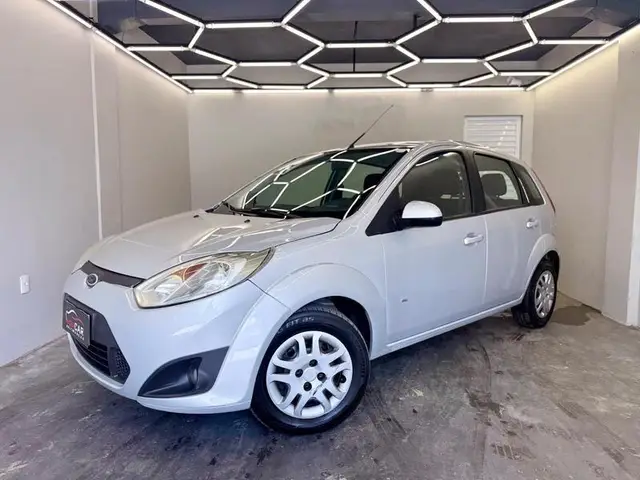 Carro Ford Fiesta Hatch 2014 SE Plus 1.6 RoCam (Flex)