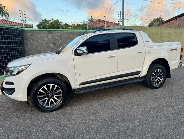 Carro Chevrolet S10 Cabine Dupla 2019 S10 2.8 CTDI High Country 4WD (Cabine Dupla) (Aut)
