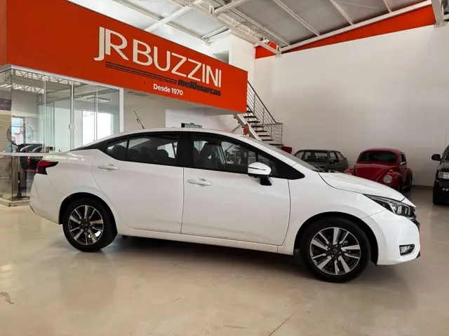 Carro Nissan Versa 2026 Advance