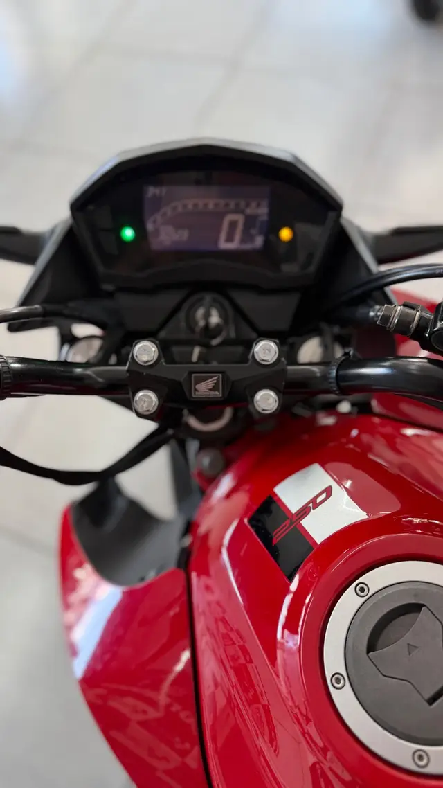 Moto Honda CB 250F Twister 2021 (CBS)