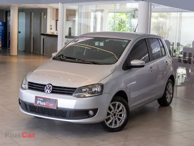 Carro Volkswagen Fox 2014 1.0 TEC (Flex) 4p