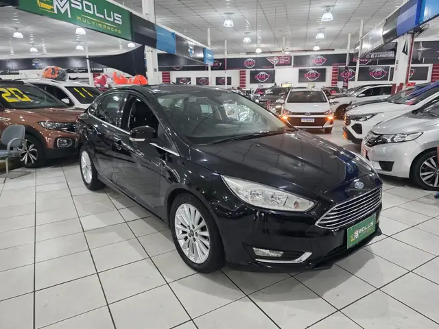 Carro Ford Focus Hatch 2016 Titanium 2.0 PowerShift