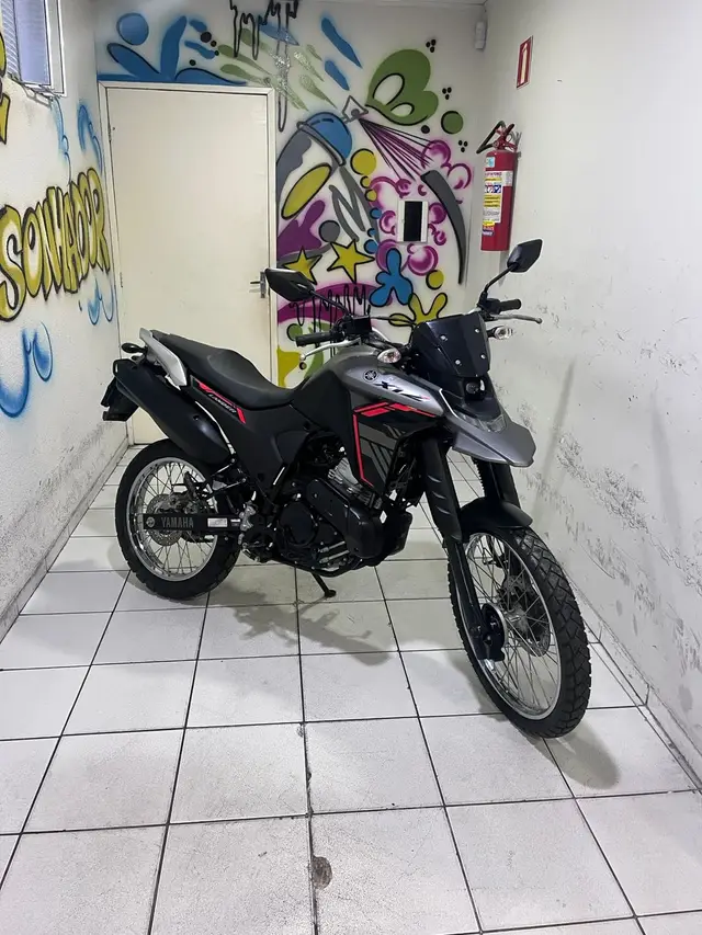 Moto Yamaha XTZ 250 Lander 2025 Connected