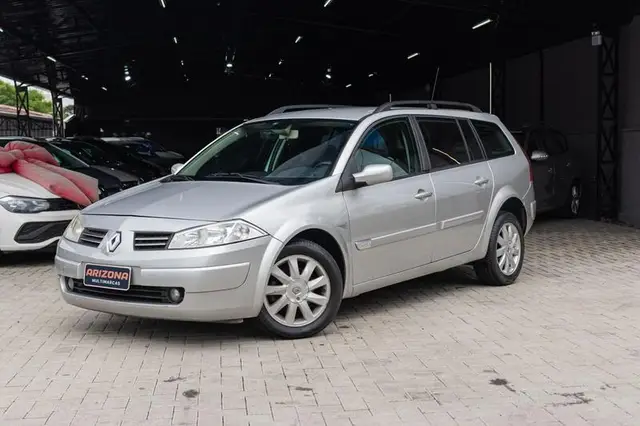 Carro Renault Megane Grand Tour 2011 Mégane Grand Tour Dynamique 1.6 16V (flex)