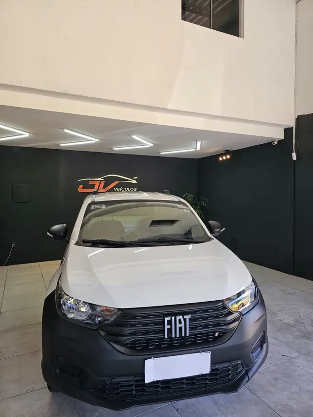 Carro Fiat Strada 2025 Endurance 1.3 Flex 8V CS
