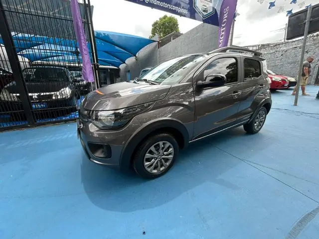 Carro Fiat Mobi 2024 Trekking 1.0