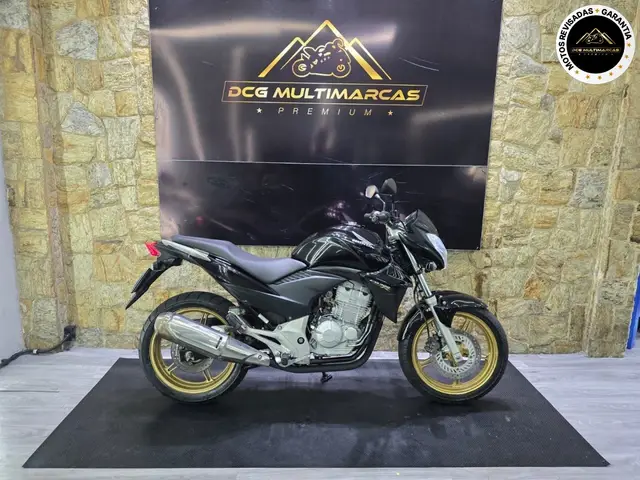 Moto Honda CB 300R 2015 Standard