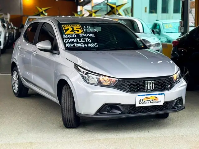 Carro Fiat Argo 2025 Drive 1.0