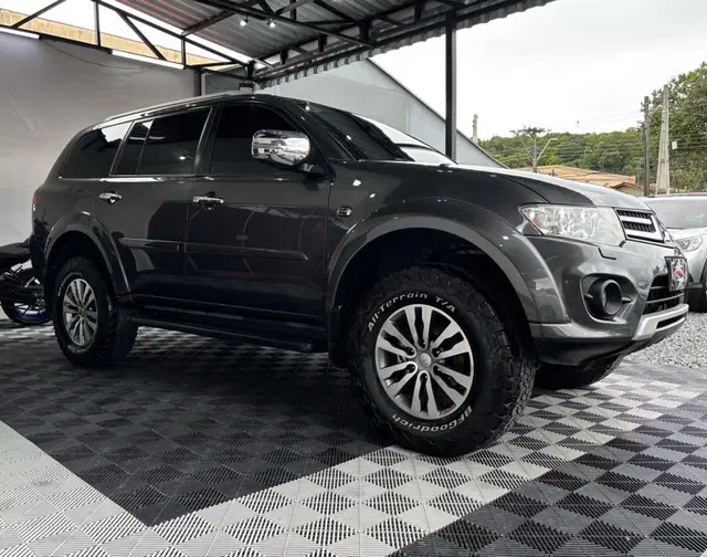 Carro Mitsubishi Pajero 2018 3.2 DI-D HPE 4WD (Aut)