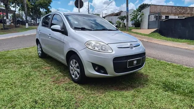 Carro Fiat Palio 2012 Attractive 1.0 8V (Flex)