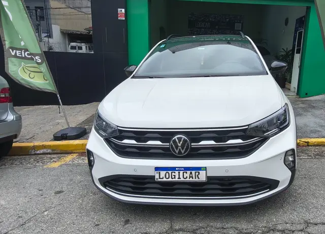 Carro Volkswagen Nivus 2024 Highline 200 TSI