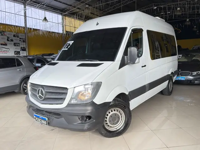 Carro Mercedes-Benz Sprinter 2017 Furgão 415 CDI 9m