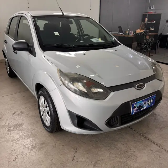 Carro Ford Fiesta Hatch 2013 Rocam 1.0 (Flex)