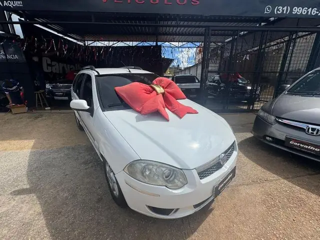 Carro Fiat Palio 2013 Attractive 1.4 8V (Flex)