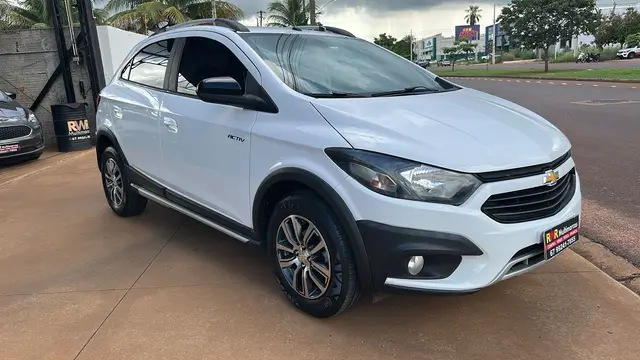 Carro Chevrolet Onix 2017 1.4 Activ SPE/4