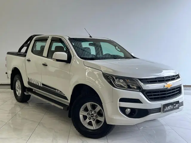 Carro Chevrolet S10 Cabine Dupla 2017 S10 2.5 ECOTEC SIDI Advantage 4x2 (Cabine Dupla)