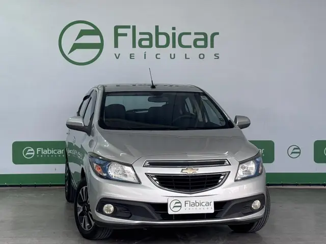 Carro Chevrolet Onix 2015 1.4 LT SPE/4