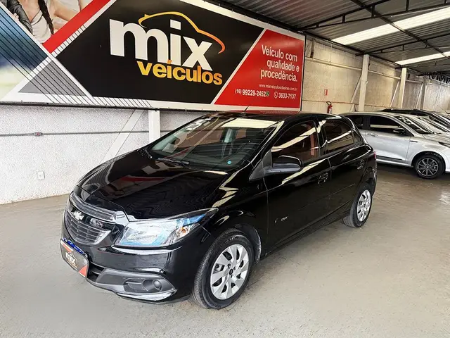 Carro Chevrolet Onix 2015 1.4 LT SPE/4