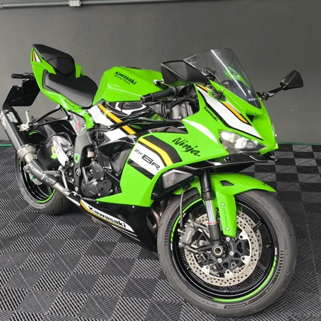 Moto Kawasaki Ninja 2025 ZX-6R