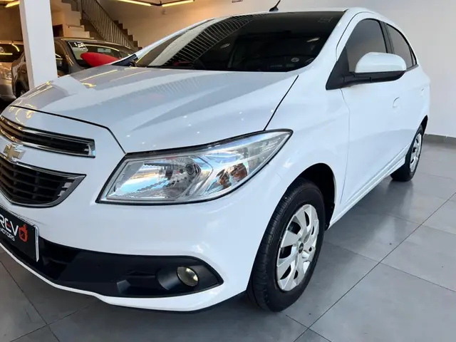 Carro Chevrolet Onix 2013 1.0 LT SPE/4