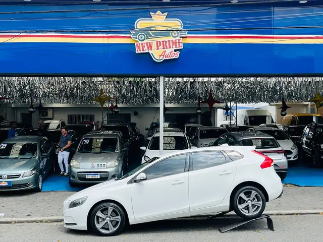 Carro Volvo V40 2017 2.0 T4 Kinetic