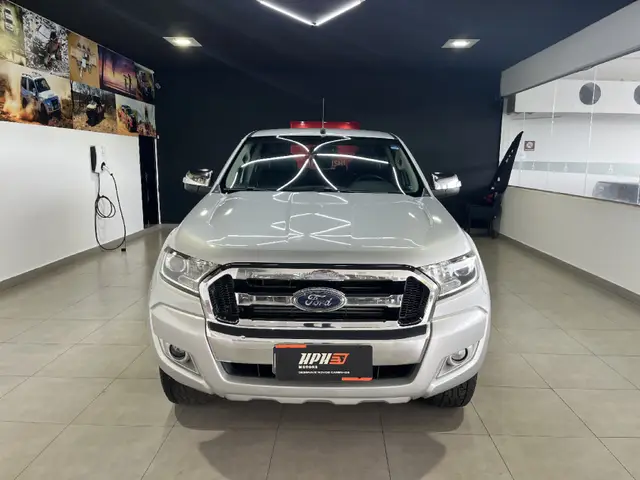 Carro Ford Ranger Cabine Dupla 2017 Ranger 3.2 XLT CD 4x4 (Aut)