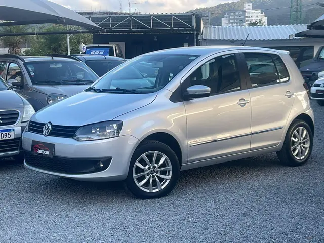 Carro Volkswagen Fox 2014 1.6 VHT Highline (Flex)