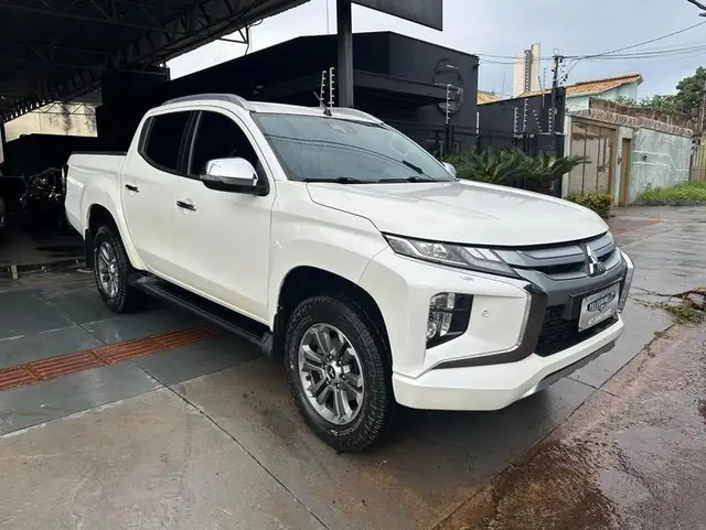 Carro Mitsubishi L200 Triton Sport 2022 HPE-S 2.4 DID-H 4x4 (Aut)