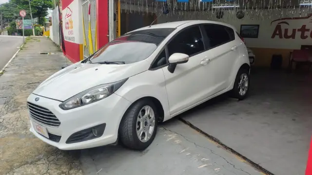 Carro Ford Fiesta Hatch 2016 1.6 (Flex)