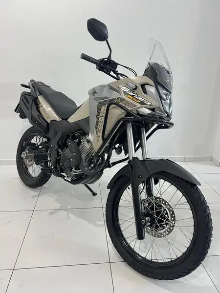 Moto Honda XRE Sahara 300 2025 Adventure