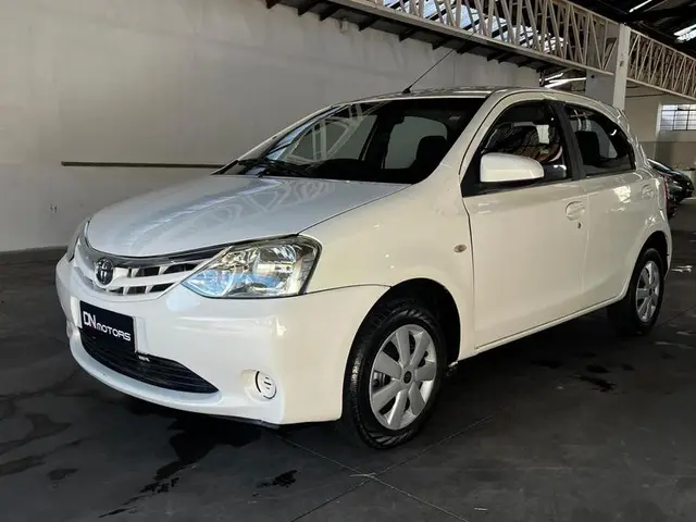 Carro Toyota Etios 2016 XS 1.5 (Flex)