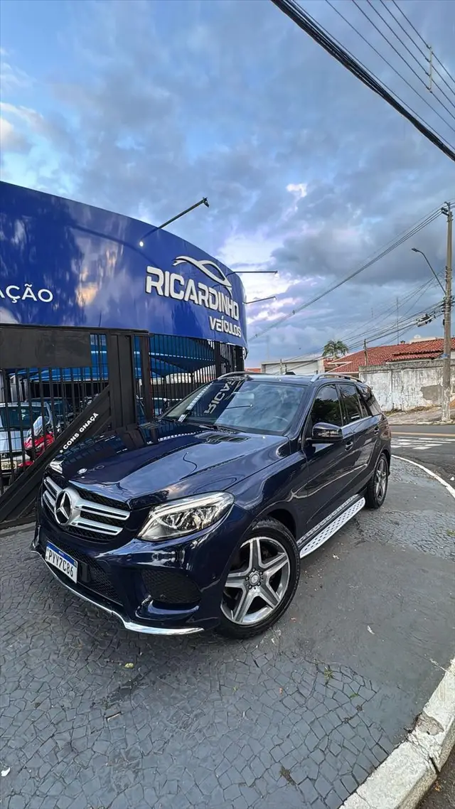 Carro Mercedes-Benz GLE 350d 2017 GLE 350 D Sport 4Matic