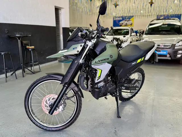 Moto Yamaha XTZ 250 Lander 2025 Connected
