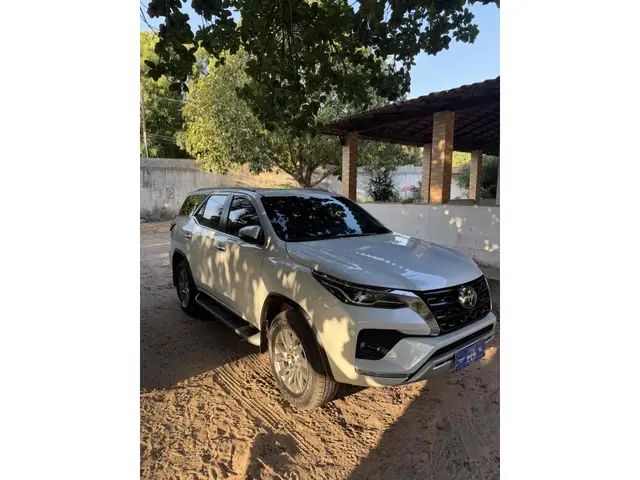 Carro Toyota SW4 2024 SRX 2.8 Turbodiesel 4x4 (Aut.) (7 Lugares)