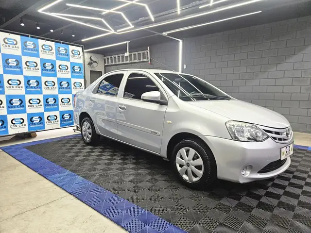 Carro Toyota Etios Sedan 2015 X 1.5 (Flex)