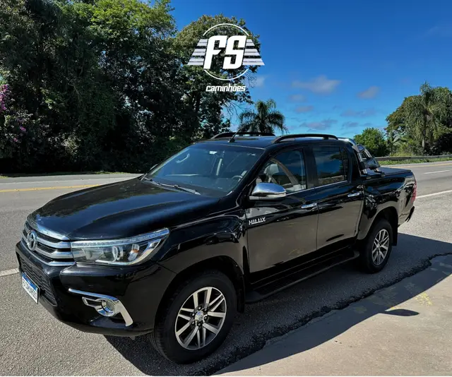 Carro Toyota Hilux Cabine Dupla 2017 Hilux 2.8 TDI SRX CD 4x4 (Aut)