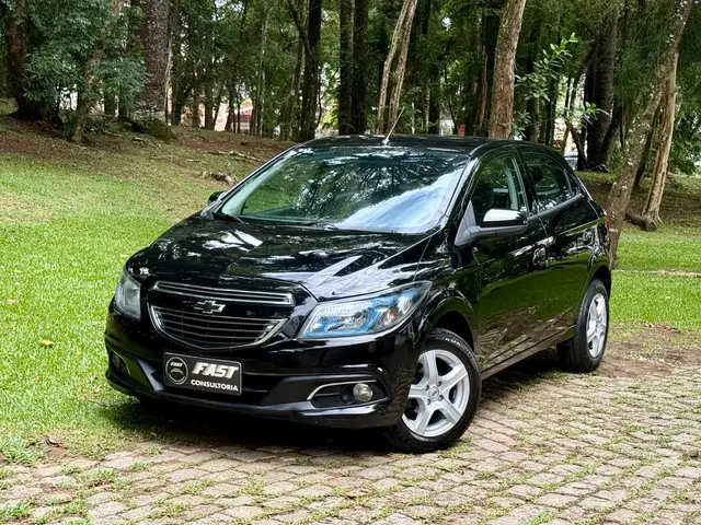 Carro Chevrolet Onix 2014 1.4 LT SPE/4