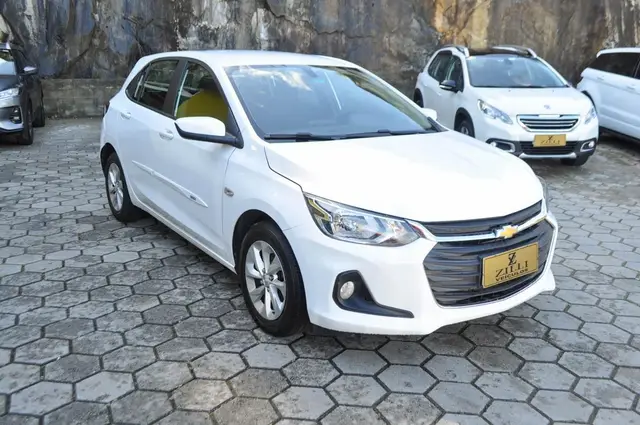 Carro Chevrolet Onix Plus 2020 1.0 LT Turbo (Flex)