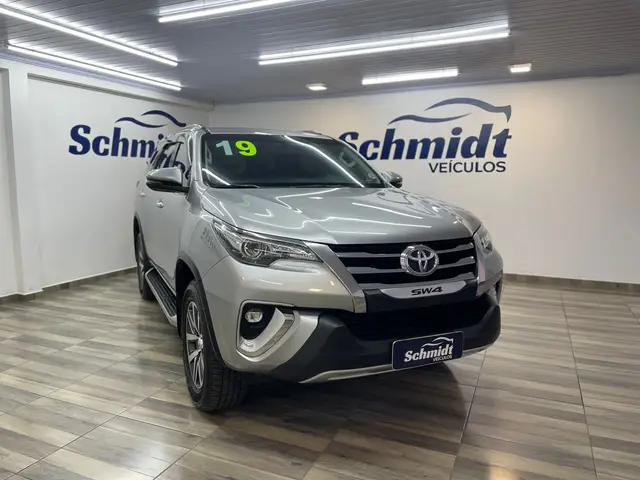Carro Toyota SW4 2019 2.8 TDI SRX 5L 4x4 (Aut)